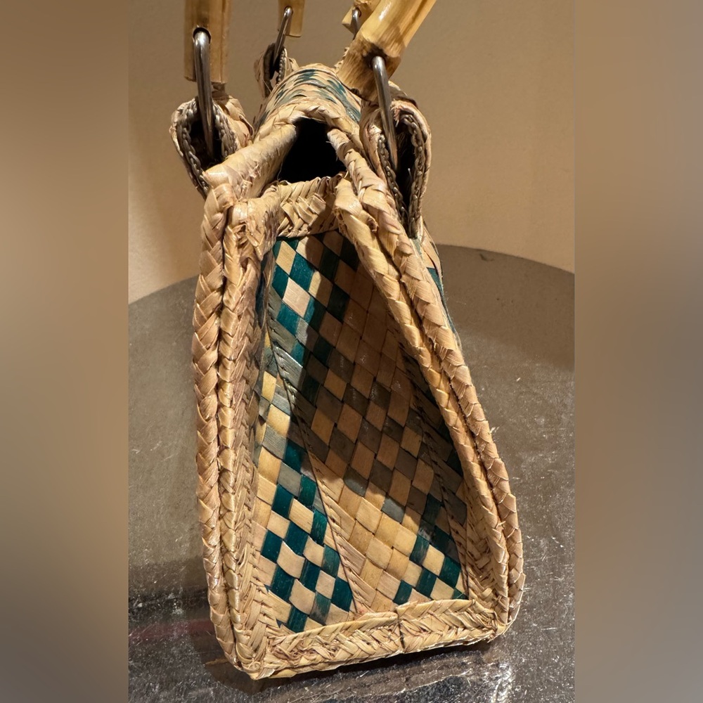 ❤️ NWT Woven Tan and Green Handbag - Picture 12 of 15